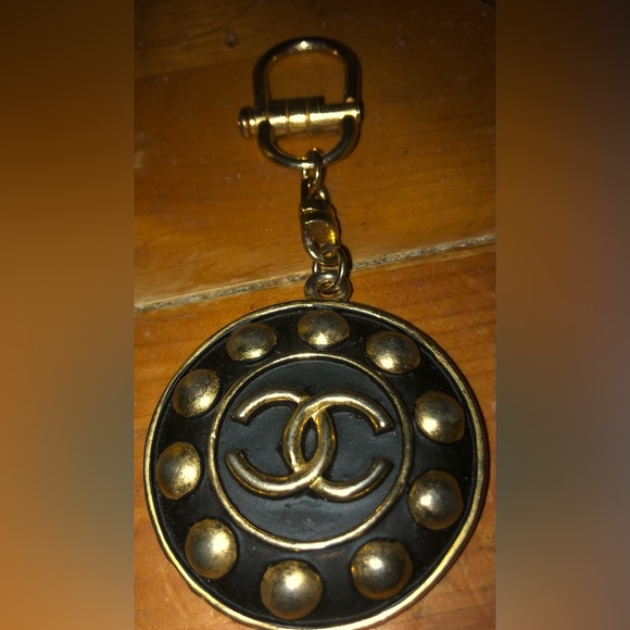 Vintage Chanel Black & Gold Keychain Key Ring - Picture 4 of 5
